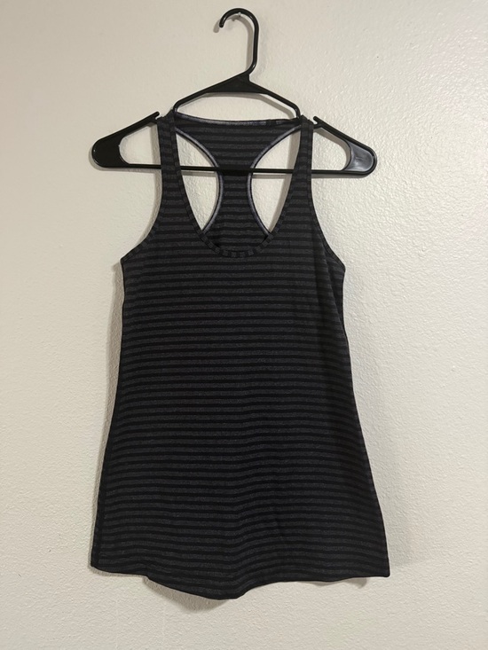 lululemon athletica Tops - Lululemon Women Tank Top Crew Neck Striped Sleeveless Size 4 Polyester Gray